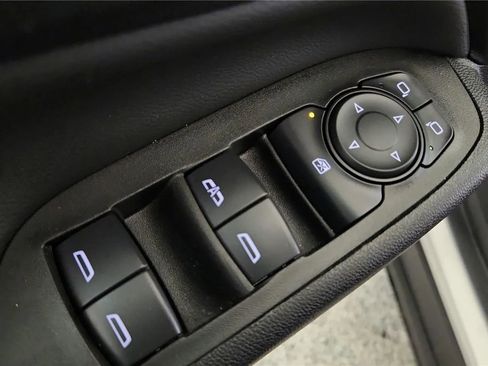 Used 2021 Chevrolet Equinox LT image 30