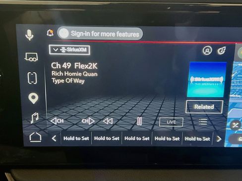 Used 2025 GMC Sierra 1500 AT4 w/ AT4 Premium Package AWD/4WD image 11