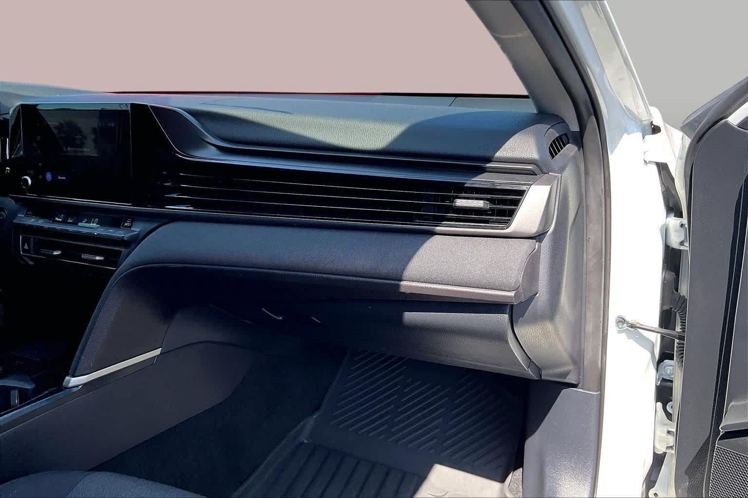 Used 2025 Toyota Camry LE FWD image 18