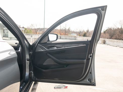 Used 2018 BMW 540i w/ M Sport Package image 44