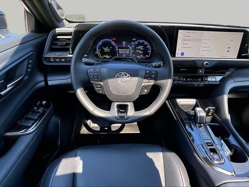 Certified 2025 Toyota Crown Signia w/ Advanced Technology Package AWD/4WD image 6