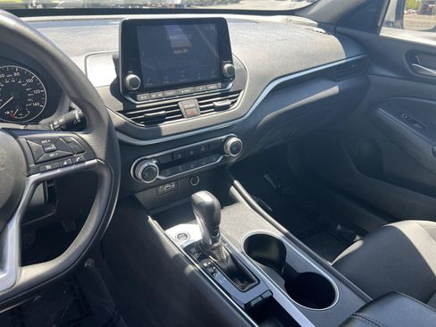 Used 2022 Nissan Altima 2.5 SV FWD image 35
