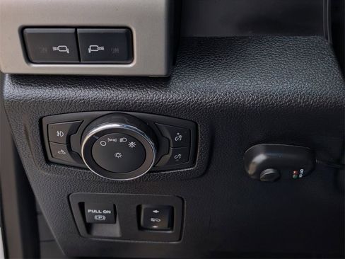 Used 2018 Ford F150 Lariat image 27