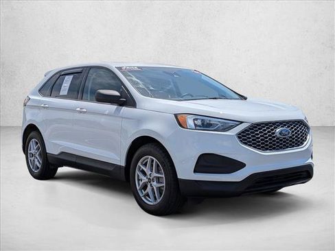 Used 2024 Ford Edge SE AWD/4WD image 3