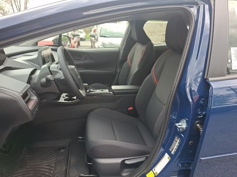 New 2026 Toyota Prius Plug-In Hybrid FWD image 11