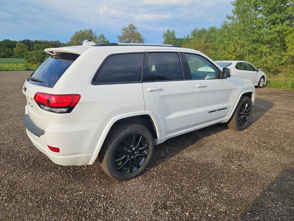 Used 2021 Jeep Grand Cherokee Altitude AWD/4WD image 6