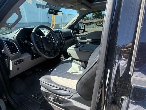 Used 2016 Ford F150 XLT w/ Equipment Group 302A Luxury AWD/4WD image 8