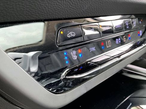 Used 2023 Buick Envision Avenir FWD image 24
