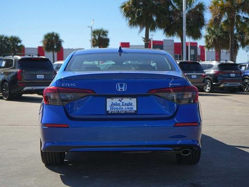 Used 2023 Honda Civic Sport image 5