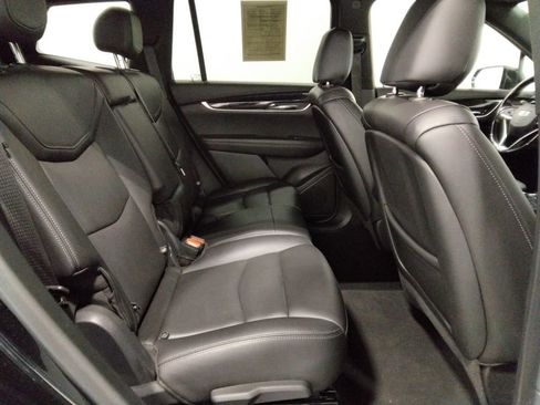 Used 2022 Cadillac XT6 Premium Luxury image 41