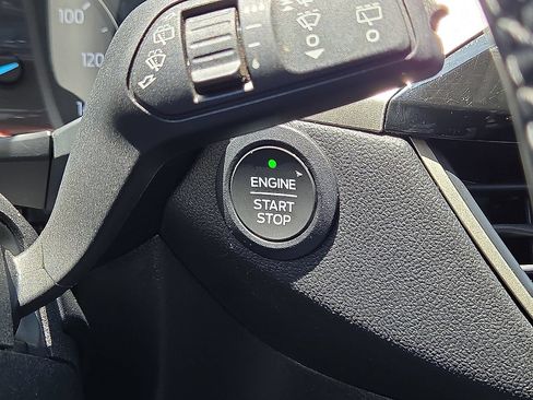 Used 2022 Ford Escape SE w/ Cold Weather Package FWD image 30