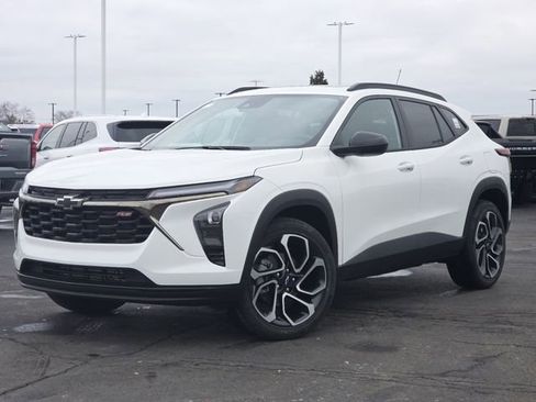 New 2026 Chevrolet Trax RS w/ Sunroof Package FWD image 2