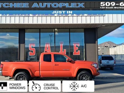 Used 2018 Toyota Tacoma SR5 image 1