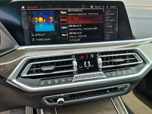 Used 2022 BMW X5 sDrive40i w/ Parking Assistance Package RWD image 29