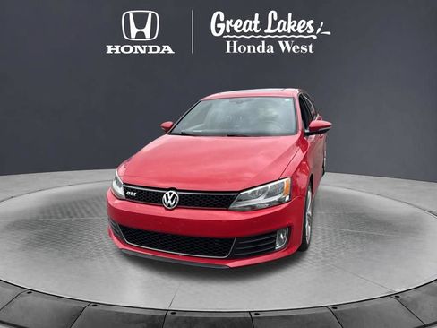 Used 2015 Volkswagen Jetta GLI SE FWD image 2