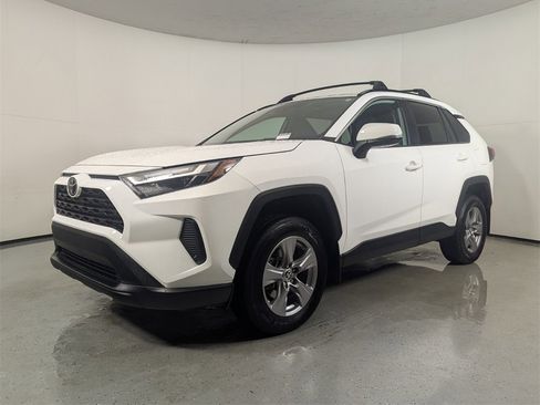 Used 2024 Toyota RAV4 XLE image 3