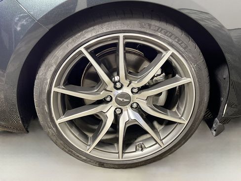 Used 2023 Genesis G70 2.0T image 14