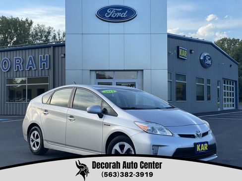 Used 2014 Toyota Prius Two w/ Preferred Accessory Package FWD image 1