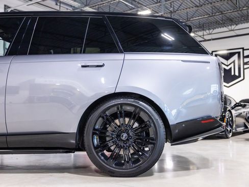 Used 2025 Land Rover Range Rover SE AWD/4WD image 16