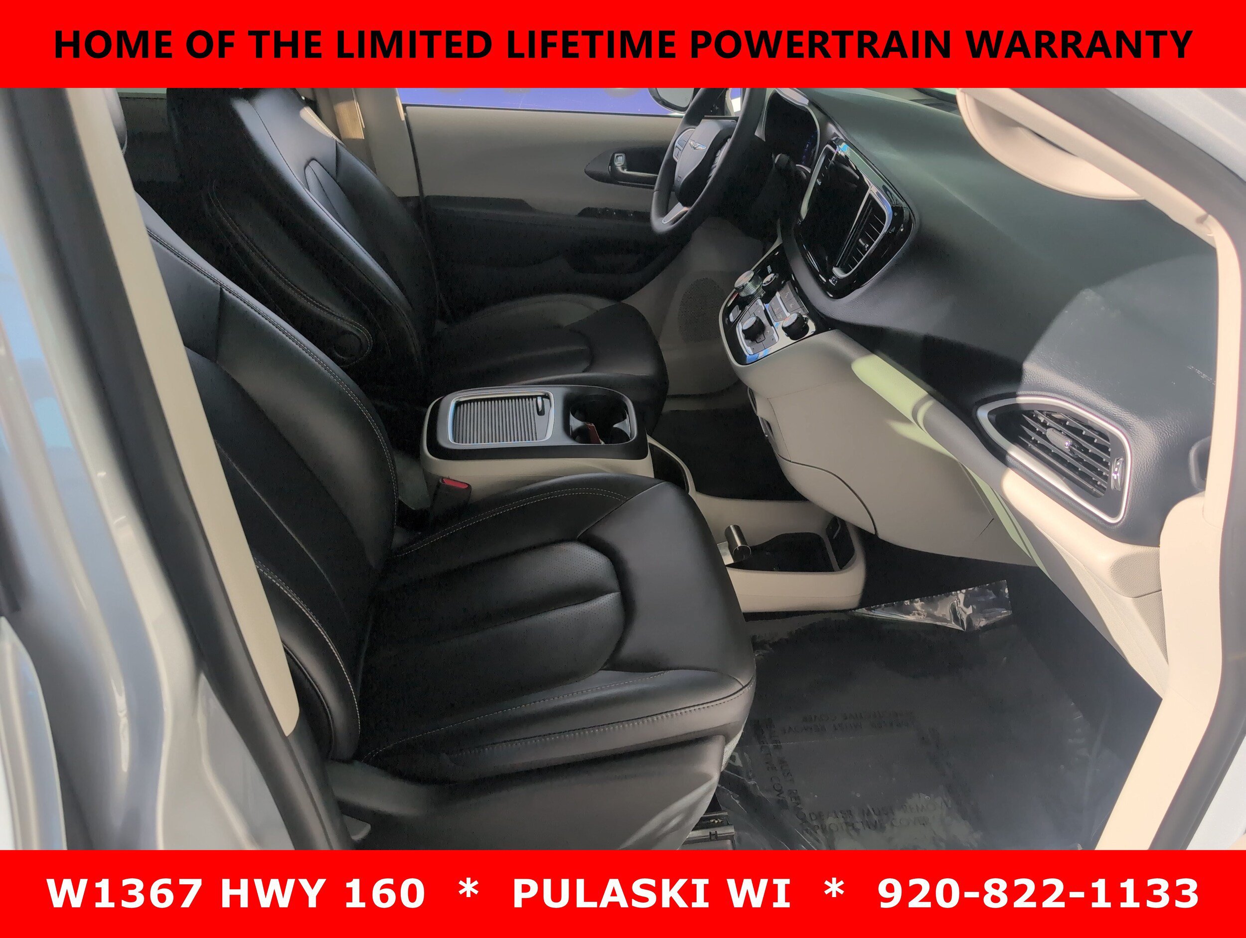 Used 2024 Chrysler Pacifica Touring-L FWD image 3