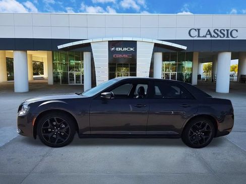 Used 2023 Chrysler 300 S RWD image 4