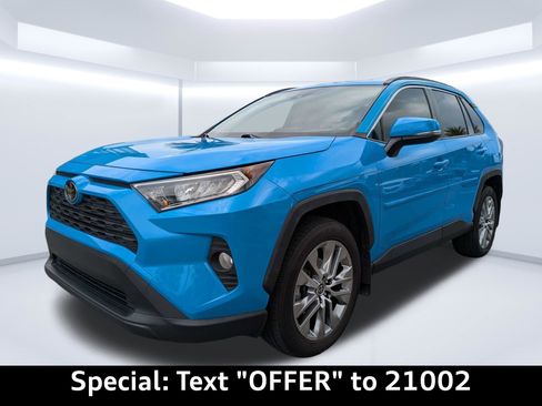 Used 2019 Toyota RAV4 XLE Premium FWD image 8