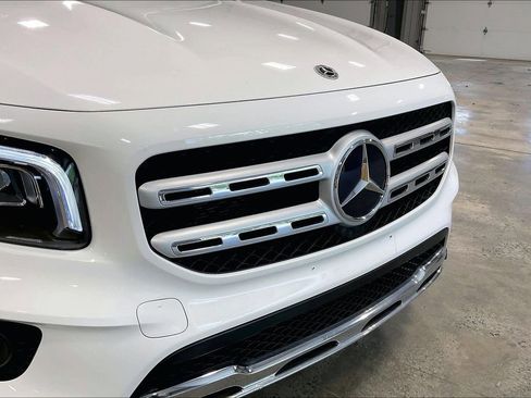 Used 2023 Mercedes-Benz GLB 250 4MATIC image 33