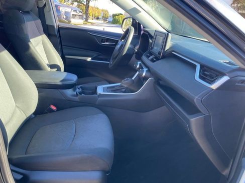 Used 2021 Toyota RAV4 XLE image 18