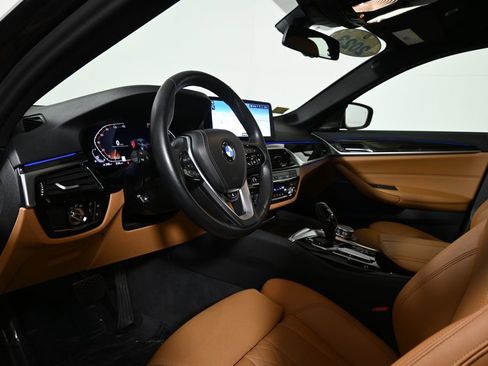 Certified 2023 BMW 530i xDrive w/ Premium Package image 15