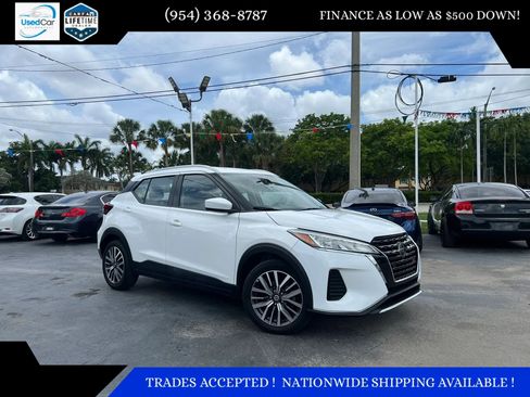 Used 2021 Nissan Kicks SV FWD image 1
