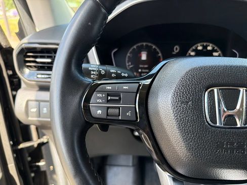 Certified 2025 Honda Pilot EX-L image 16