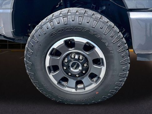 Used 2024 Ford F350 Platinum w/ Tremor Off-Road Package AWD/4WD image 9