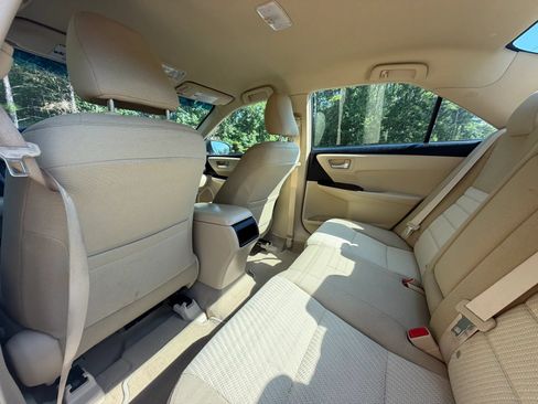 Used 2015 Toyota Camry LE FWD image 15