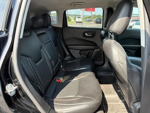 Used 2018 Jeep Compass Limited w/ Navigation Group AWD/4WD image 18