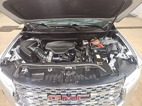 Used 2020 GMC Acadia Denali w/ Denali Ultimate Package image 9