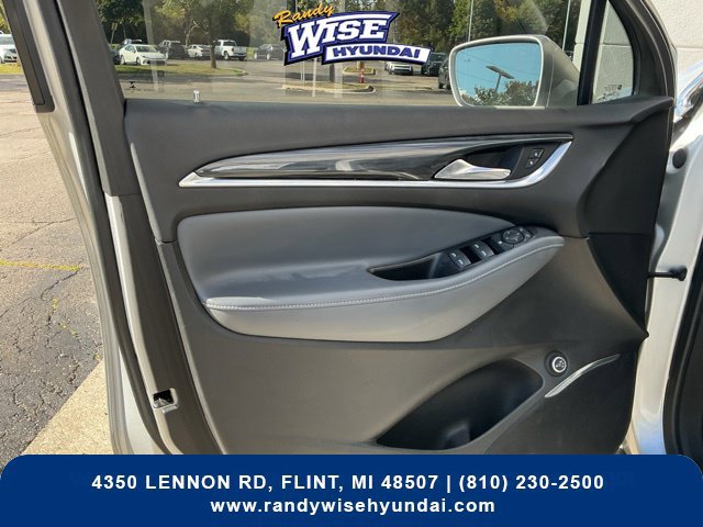 Used 2019 Buick Enclave Essence AWD/4WD image 15