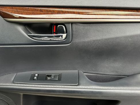 Used 2013 Lexus ES 350 image 18