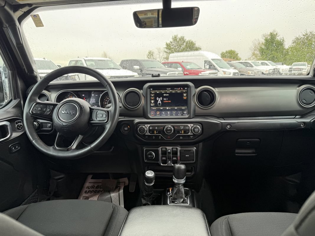 Used 2023 Jeep Gladiator Sport AWD/4WD image 24