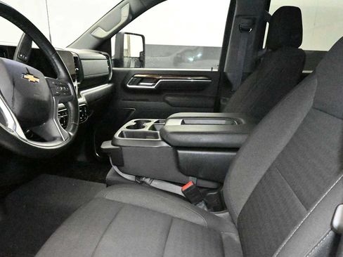 Used 2025 Chevrolet Silverado 2500 LT w/ Convenience Package AWD/4WD image 12