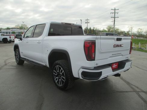 Used 2025 GMC Sierra 1500 AT4 w/ AT4 Premium Package image 9