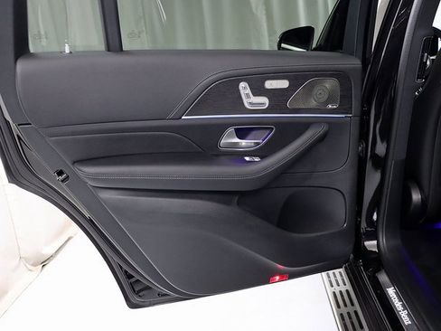 Certified 2025 Mercedes-Benz GLS 450 4MATIC image 31