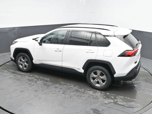 Used 2022 Toyota RAV4 XLE AWD/4WD image 32