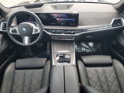 Used 2025 BMW X5 xDrive40i w/ M Sport Package image 15