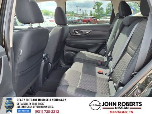 Used 2020 Nissan Rogue SV w/ Sun & Sound Touring Package FWD image 9