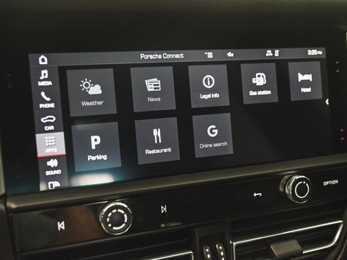 Used 2023 Porsche Macan image 22