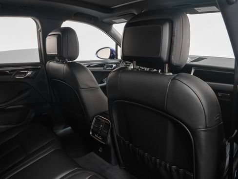 Certified 2025 Porsche Macan image 19