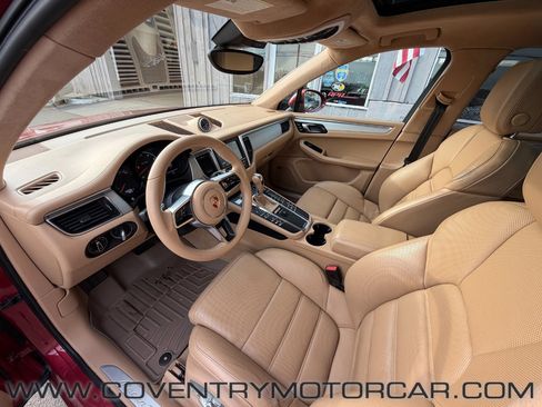 Used 2015 Porsche Macan Turbo image 32