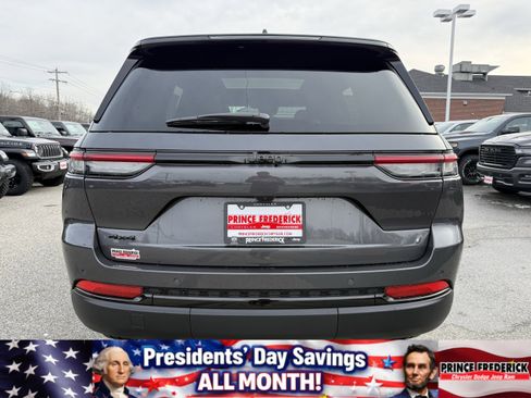 New 2025 Jeep Grand Cherokee Limited image 4