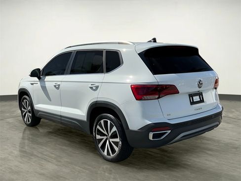 Used 2024 Volkswagen Taos SE image 5