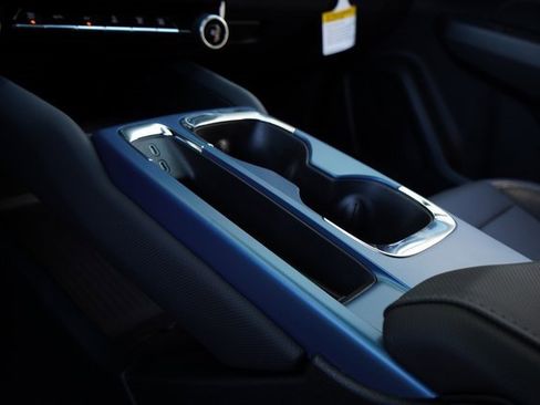 New 2026 Chevrolet Equinox EV LT image 18